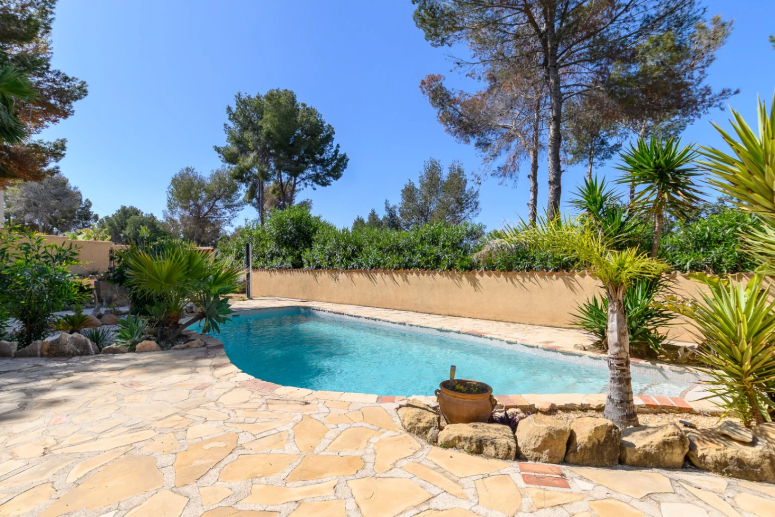 Luxusvilla zu verkaufen in Benissa Costa, 600 m zum Strand La Fustera, Meerblick