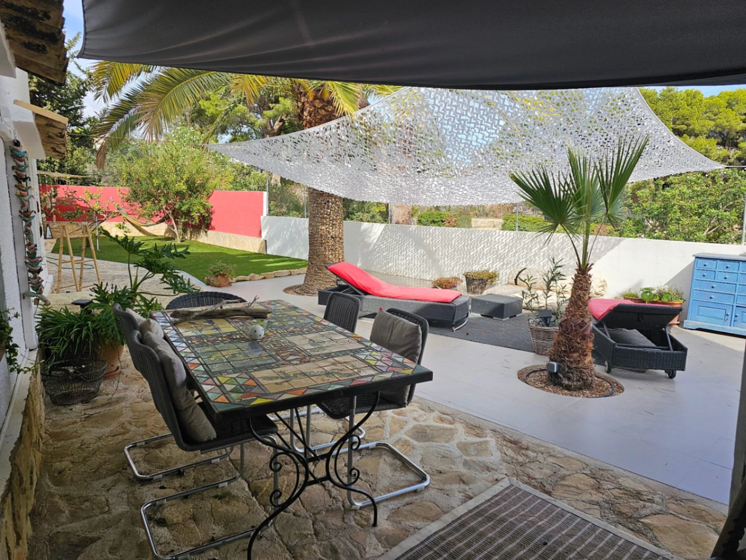 Impresionante villa en venta en Moraira con piscina y jardín