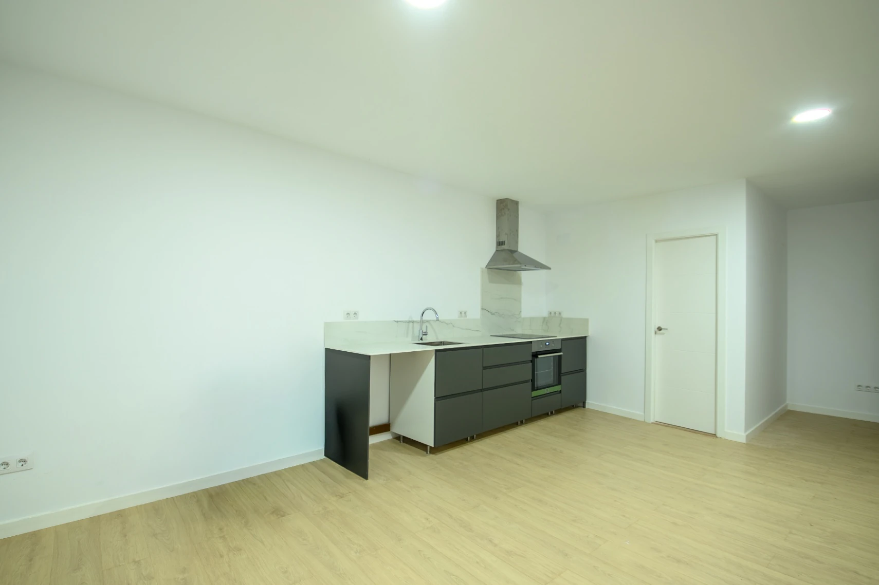 OPPORTUNITÉ D'INVESTISSEMENT DOUBLE - APPARTEMENT DE 3 CHAMBRES ET STUDIO INDÉPENDANT DANS LE CENTRE DE JALÓN