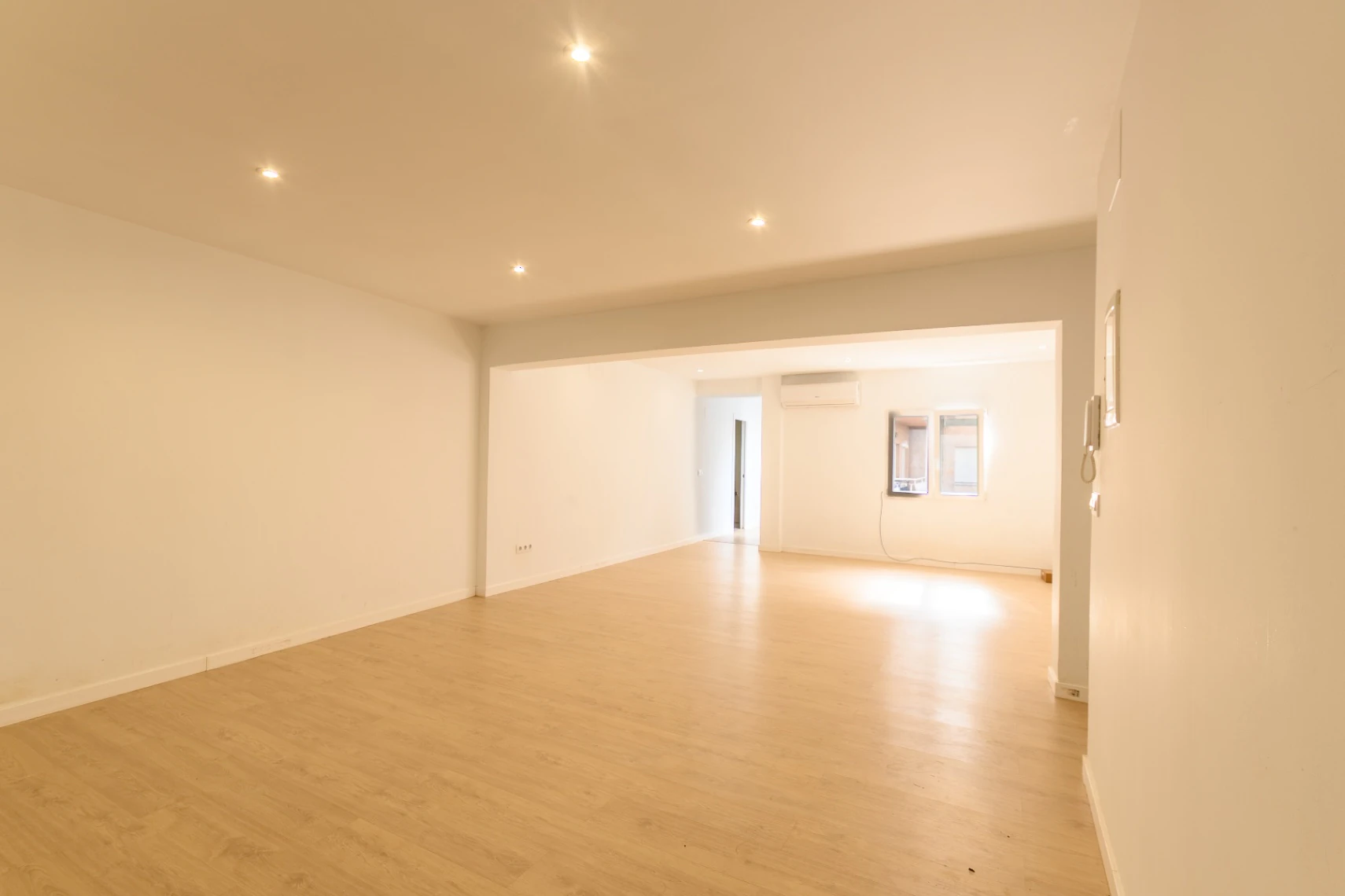 OPPORTUNITÉ D'INVESTISSEMENT DOUBLE - APPARTEMENT DE 3 CHAMBRES ET STUDIO INDÉPENDANT DANS LE CENTRE DE JALÓN