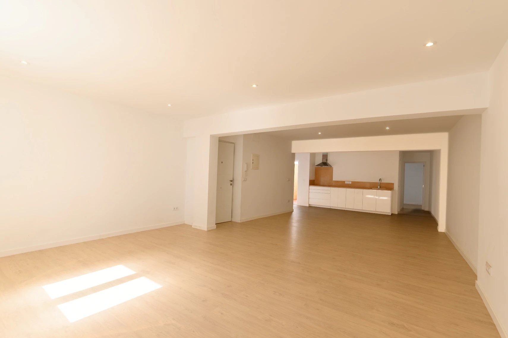 OPPORTUNITÉ D'INVESTISSEMENT DOUBLE - APPARTEMENT DE 3 CHAMBRES ET STUDIO INDÉPENDANT DANS LE CENTRE DE JALÓN