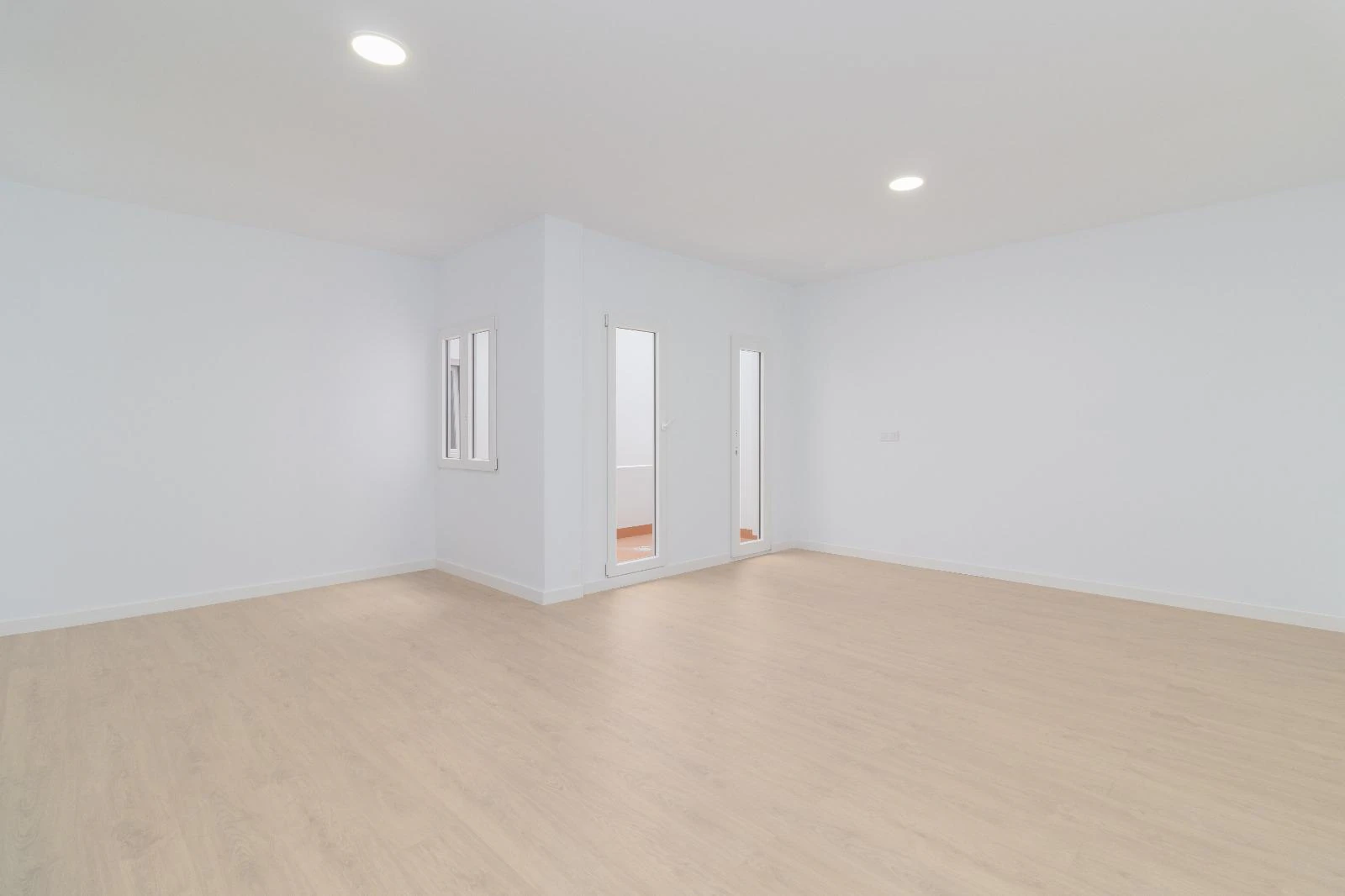 OPPORTUNITÉ D'INVESTISSEMENT DOUBLE - APPARTEMENT DE 3 CHAMBRES ET STUDIO INDÉPENDANT DANS LE CENTRE DE JALÓN