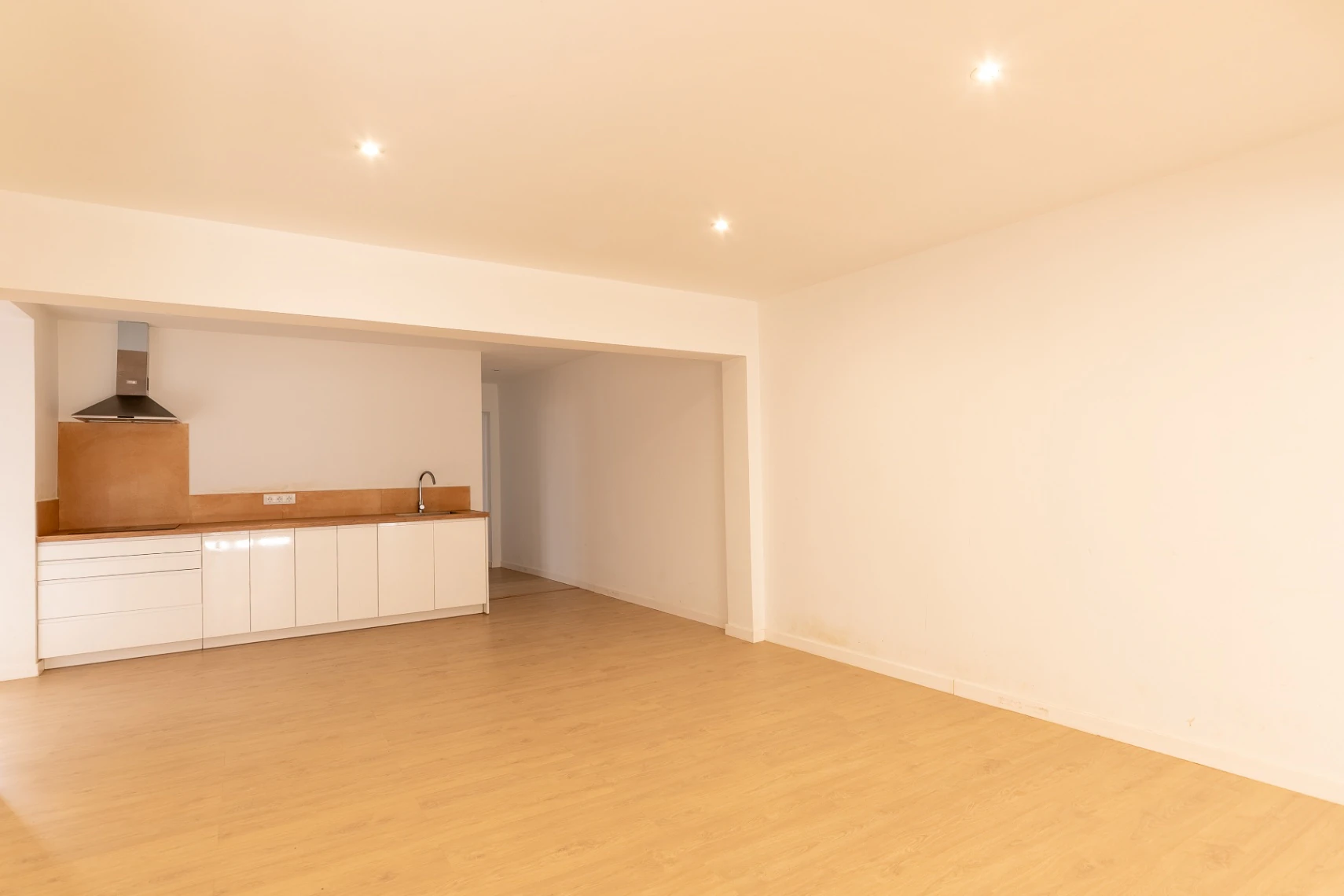 OPPORTUNITÉ D'INVESTISSEMENT DOUBLE - APPARTEMENT DE 3 CHAMBRES ET STUDIO INDÉPENDANT DANS LE CENTRE DE JALÓN