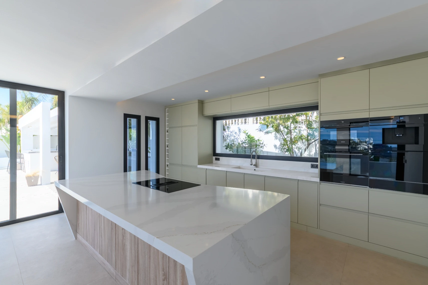 Exklusive Moderne Villa in bester Lage von Moraira – 5 Schlafzimmer, Pool & Jacuzzi