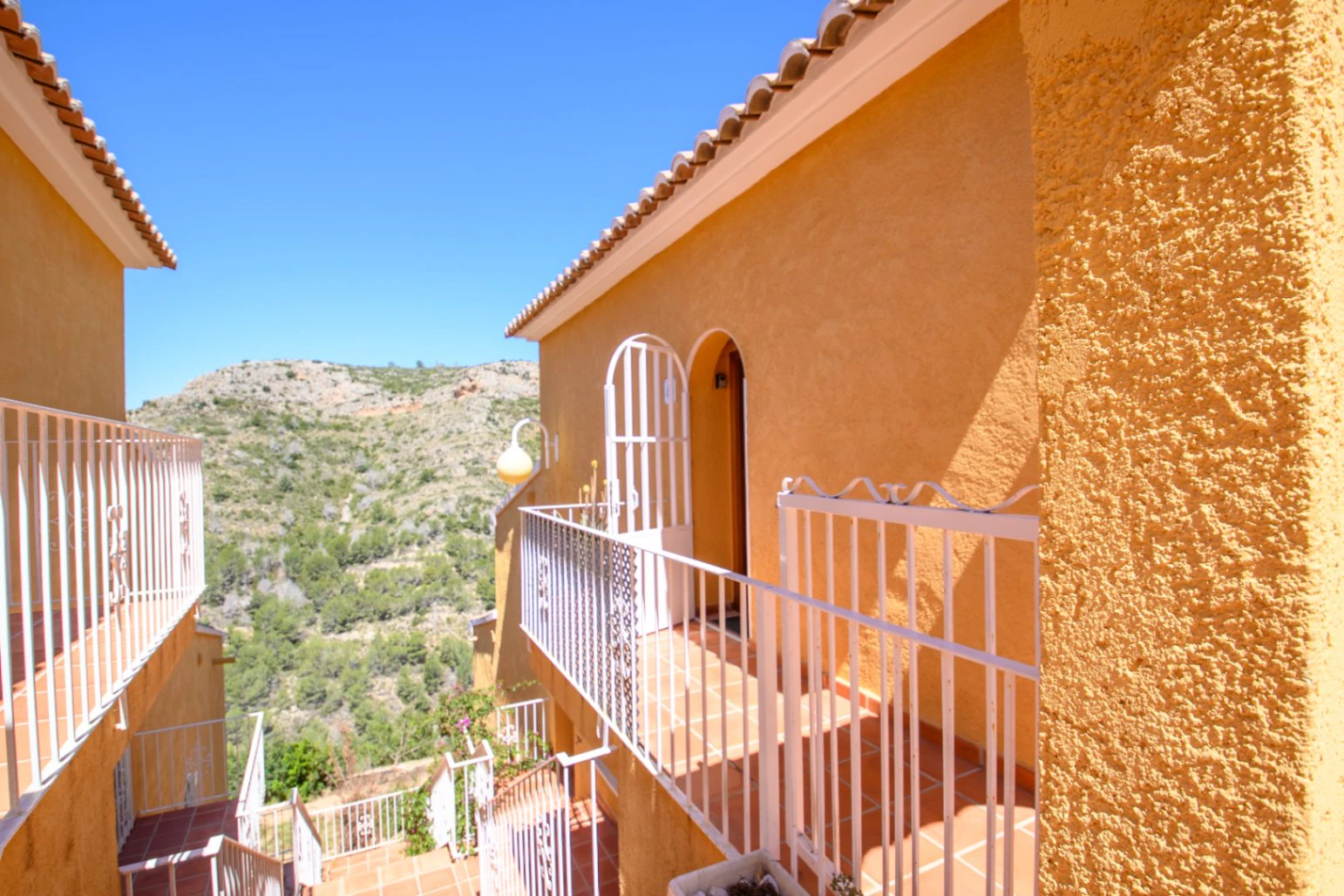PANORAMABLICK 2-ZIMMER-WOHNUNG IN CUMBRE DEL SOL