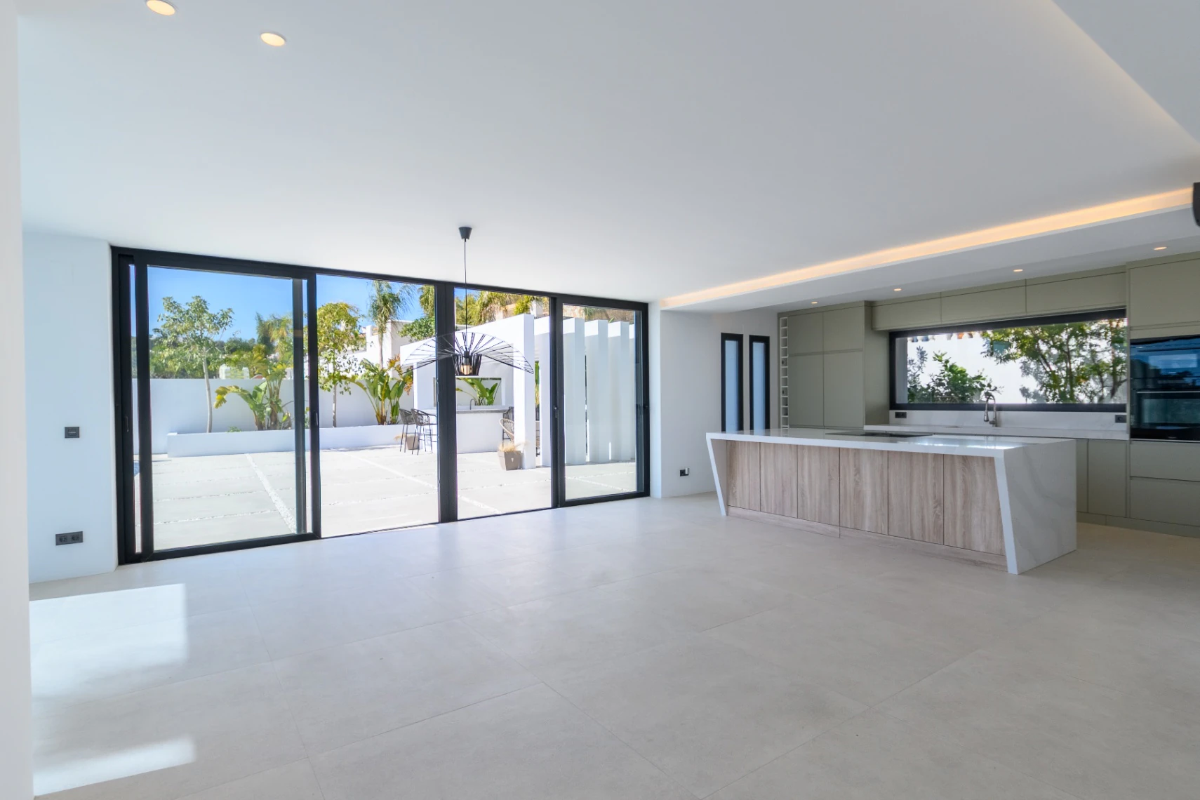 Exklusive Moderne Villa in bester Lage von Moraira – 5 Schlafzimmer, Pool & Jacuzzi