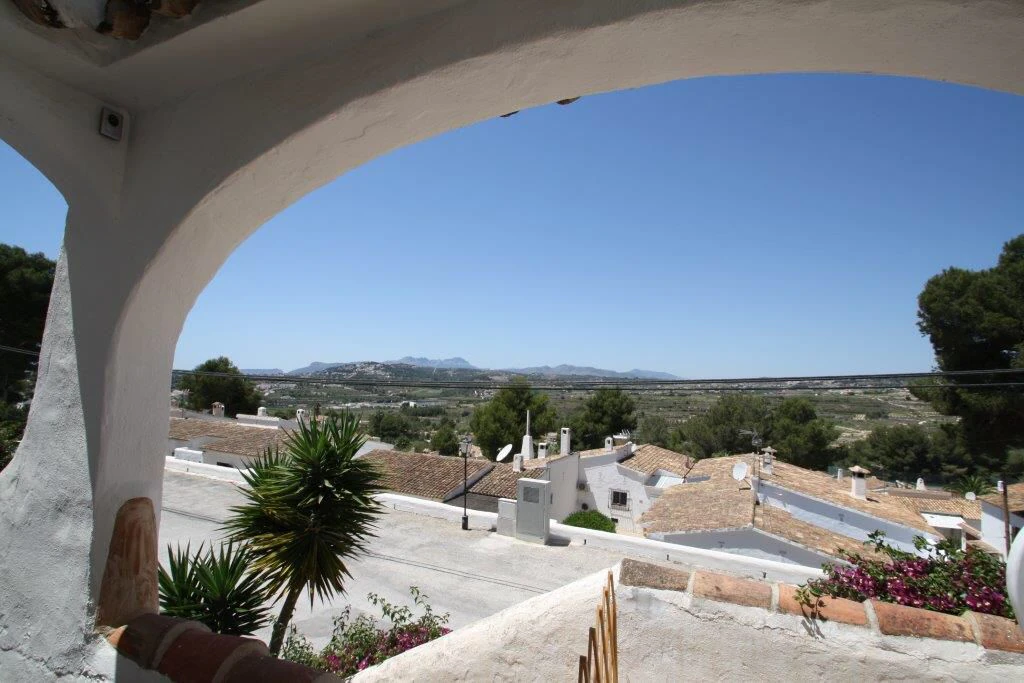 Double-Level 3 Bedroom House Pueblo Alcasar Pool Gardens & Facilities