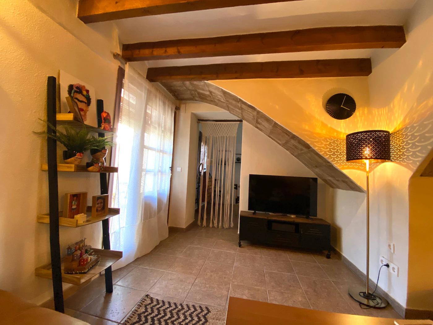 SALE OF TOWN HOUSE IN SANET AND NEGRALS.