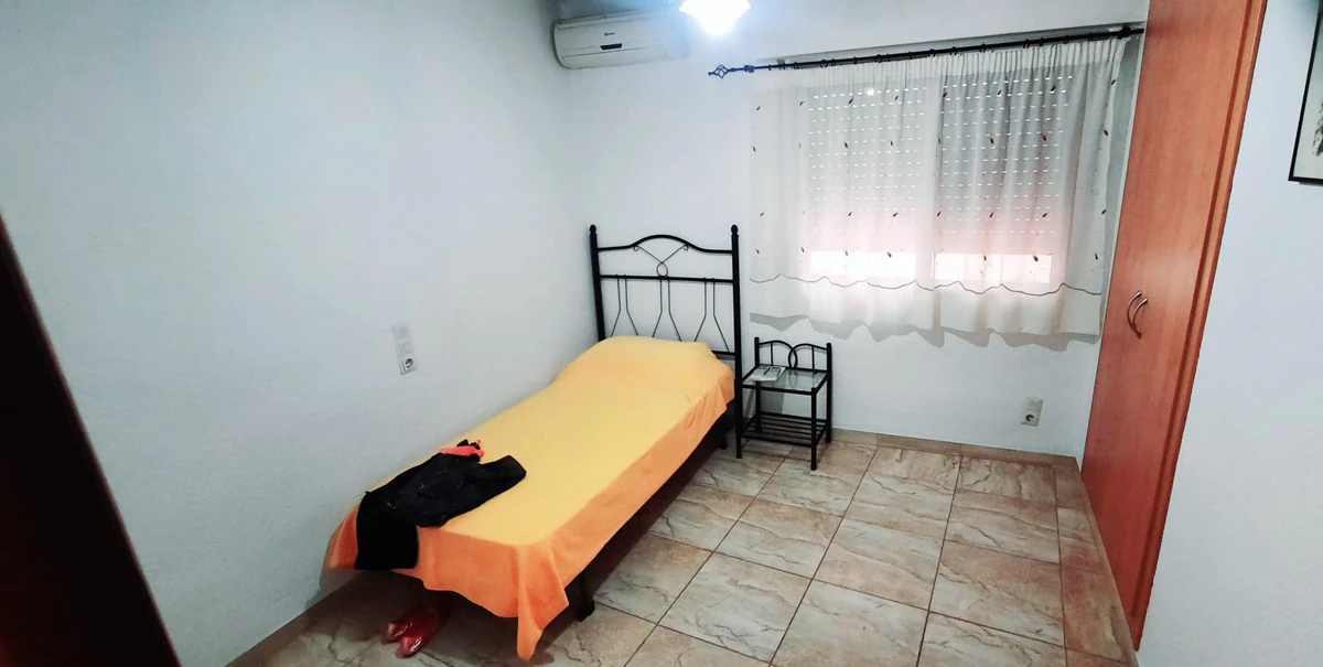 GROSSE WOHNUNG MIT 2 EINGÄNGEN IM STADTZENTRUM VON DÉNIA