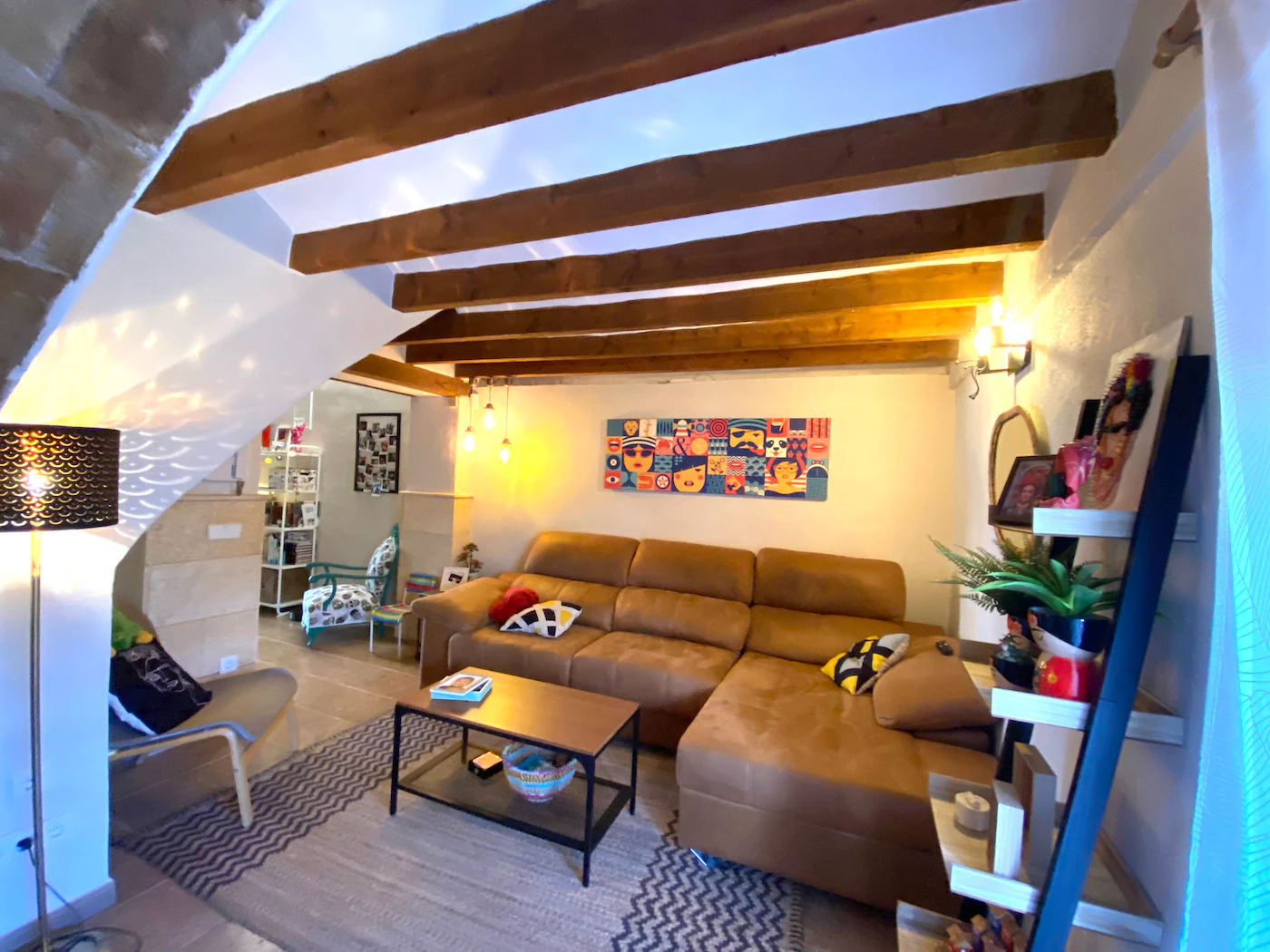 SALE OF TOWN HOUSE IN SANET AND NEGRALS.