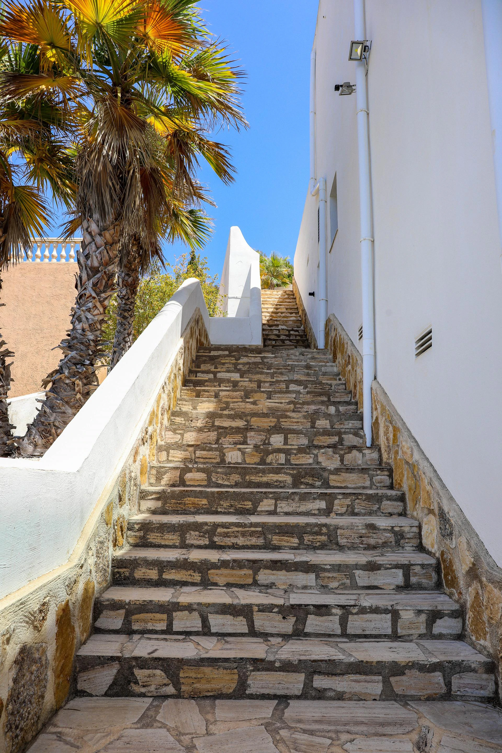 Cumbre del Sol – moderne Villa mit atemberaubendem Meerblick