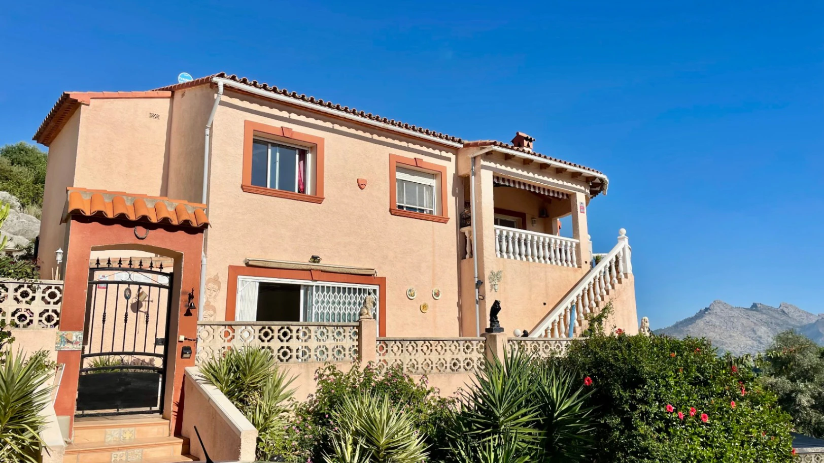 Villa te koop in Tormos: op het zuiden gelegen, panoramisch uitzicht