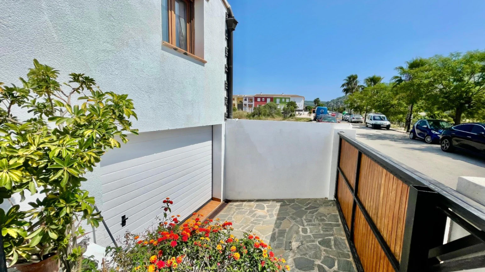 Villa en venta en Alcalali: Casa principal con 4 dormitorios, casita independiente con 2 dormitorios.