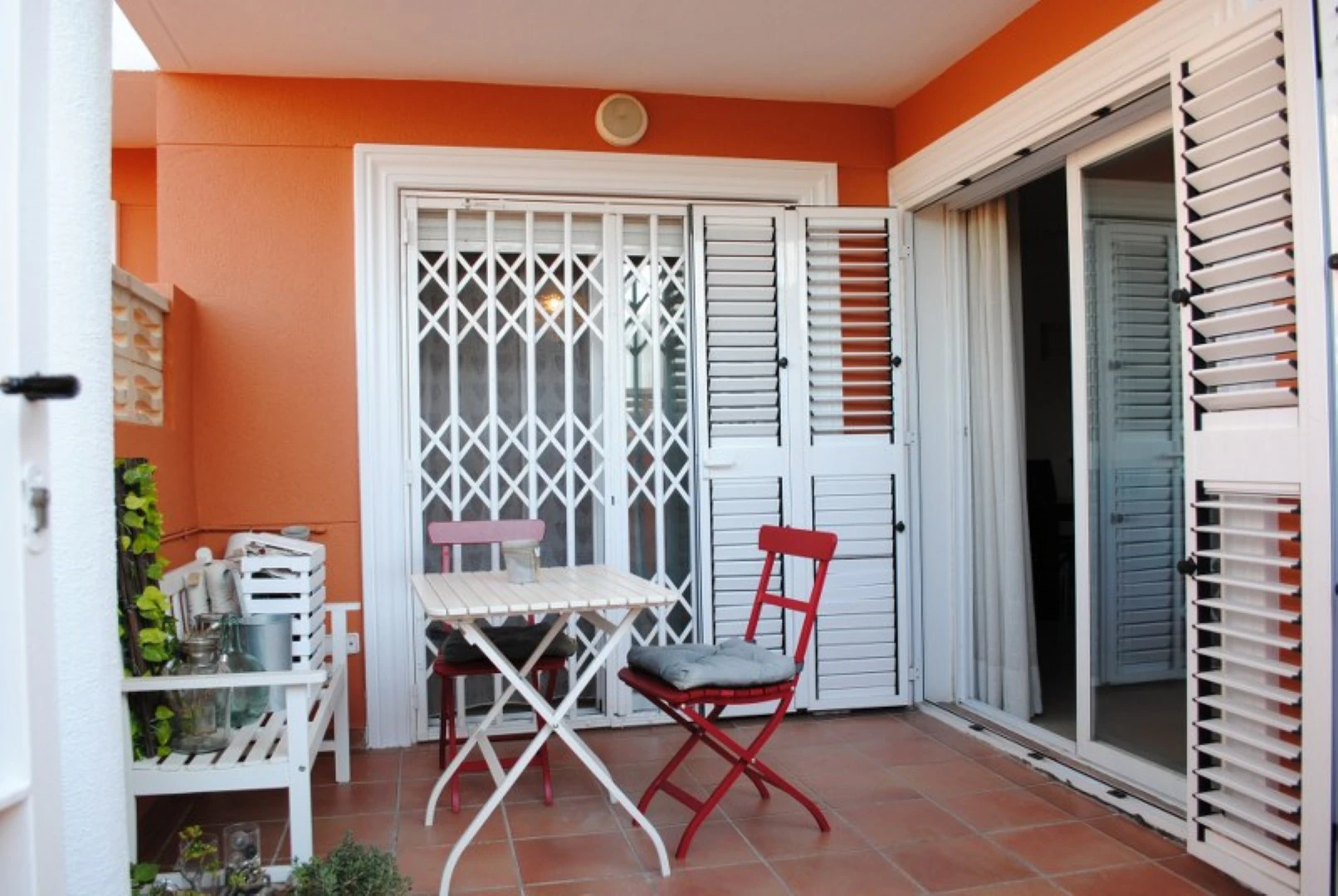 Appartement à Denia en rez-de-chaussée de 2 chambres avec terrasse privée à vendre.