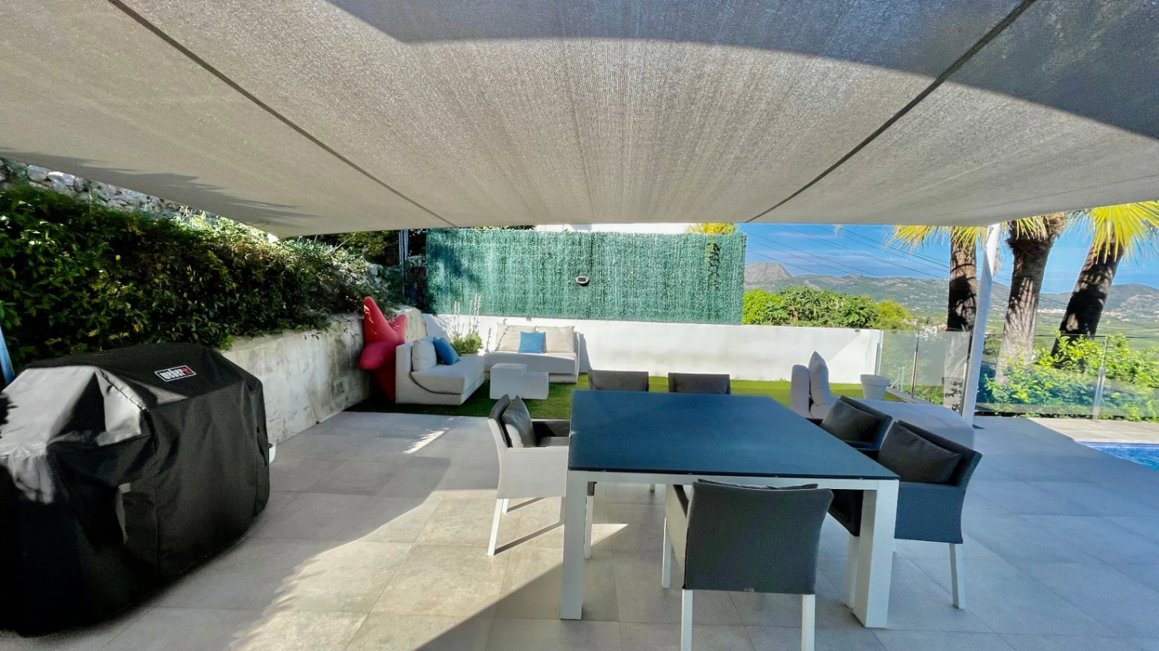 Villa zu verkaufen in Orba: Minimalistischer Luxus mit fantastischer Aussicht