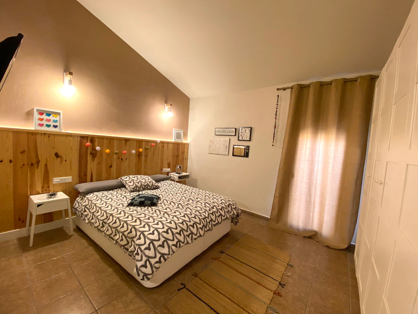 SALE OF TOWN HOUSE IN SANET AND NEGRALS.