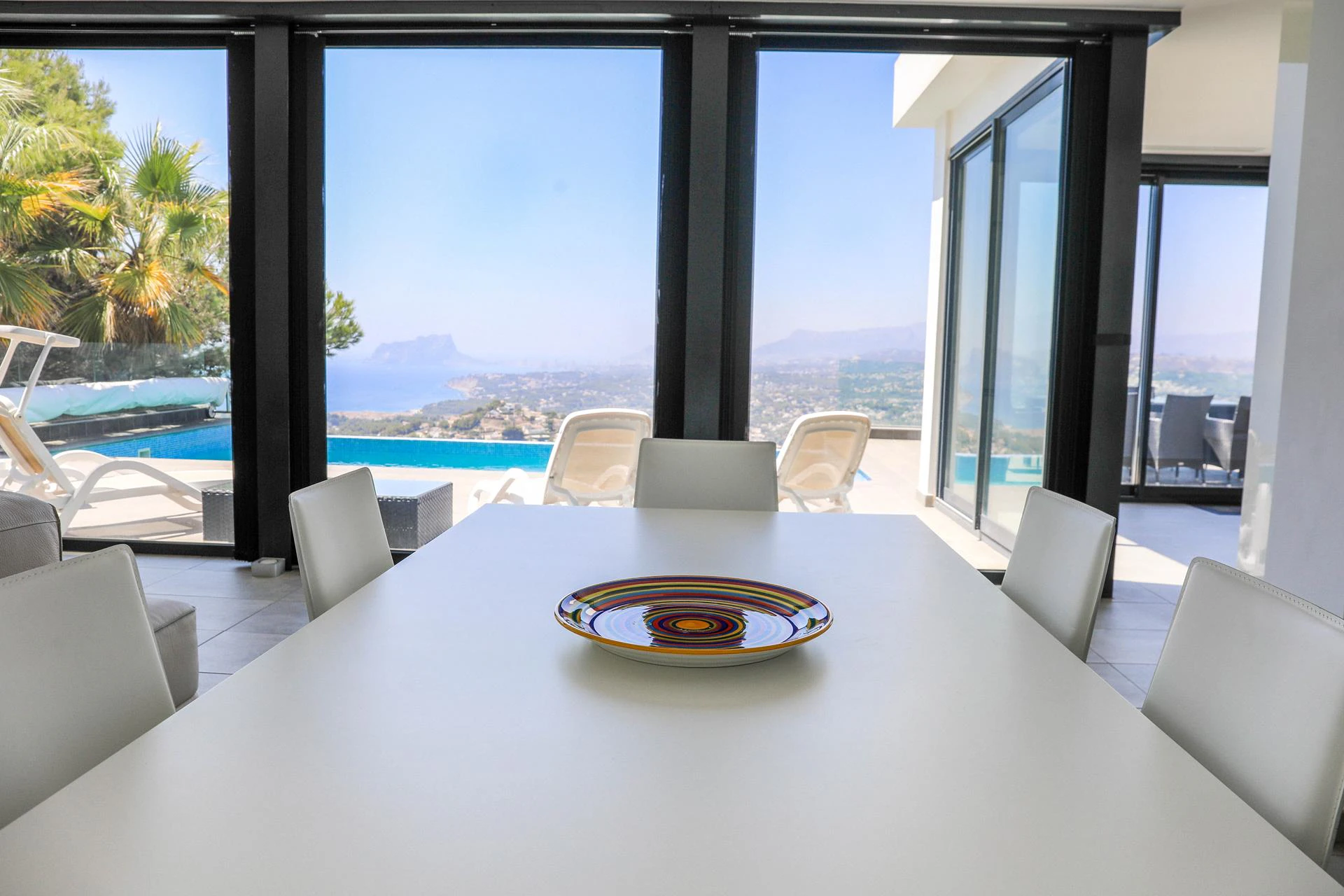 Cumbre del Sol – moderne Villa mit atemberaubendem Meerblick