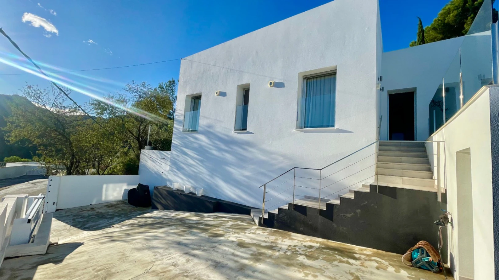 Villa zu verkaufen in Orba: Minimalistischer Luxus mit fantastischer Aussicht