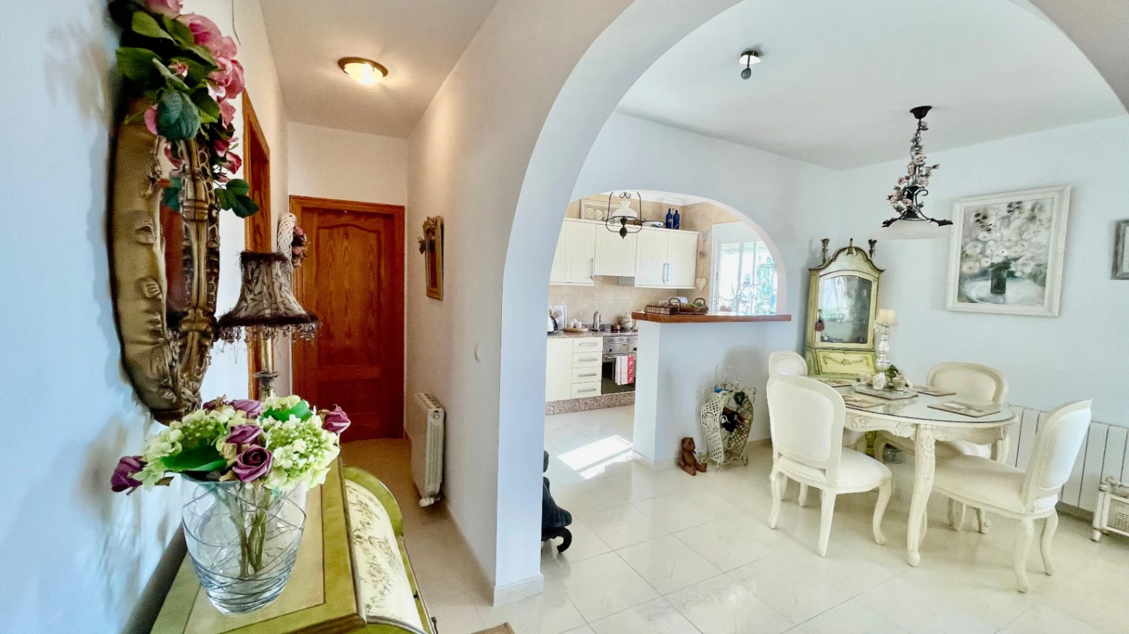 Villa en venta en Jalón: Espectaculares vistas al valle con orientación sur.