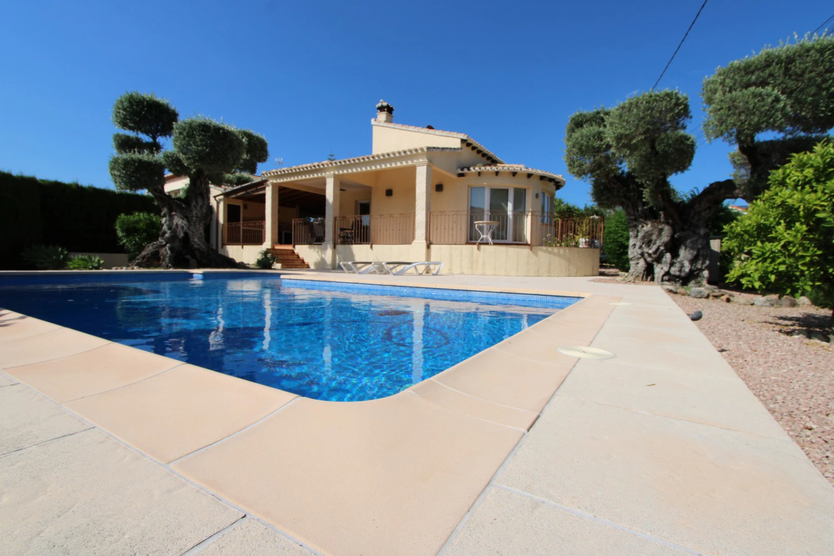 Villa with pool for sale in Orba (El Capso)