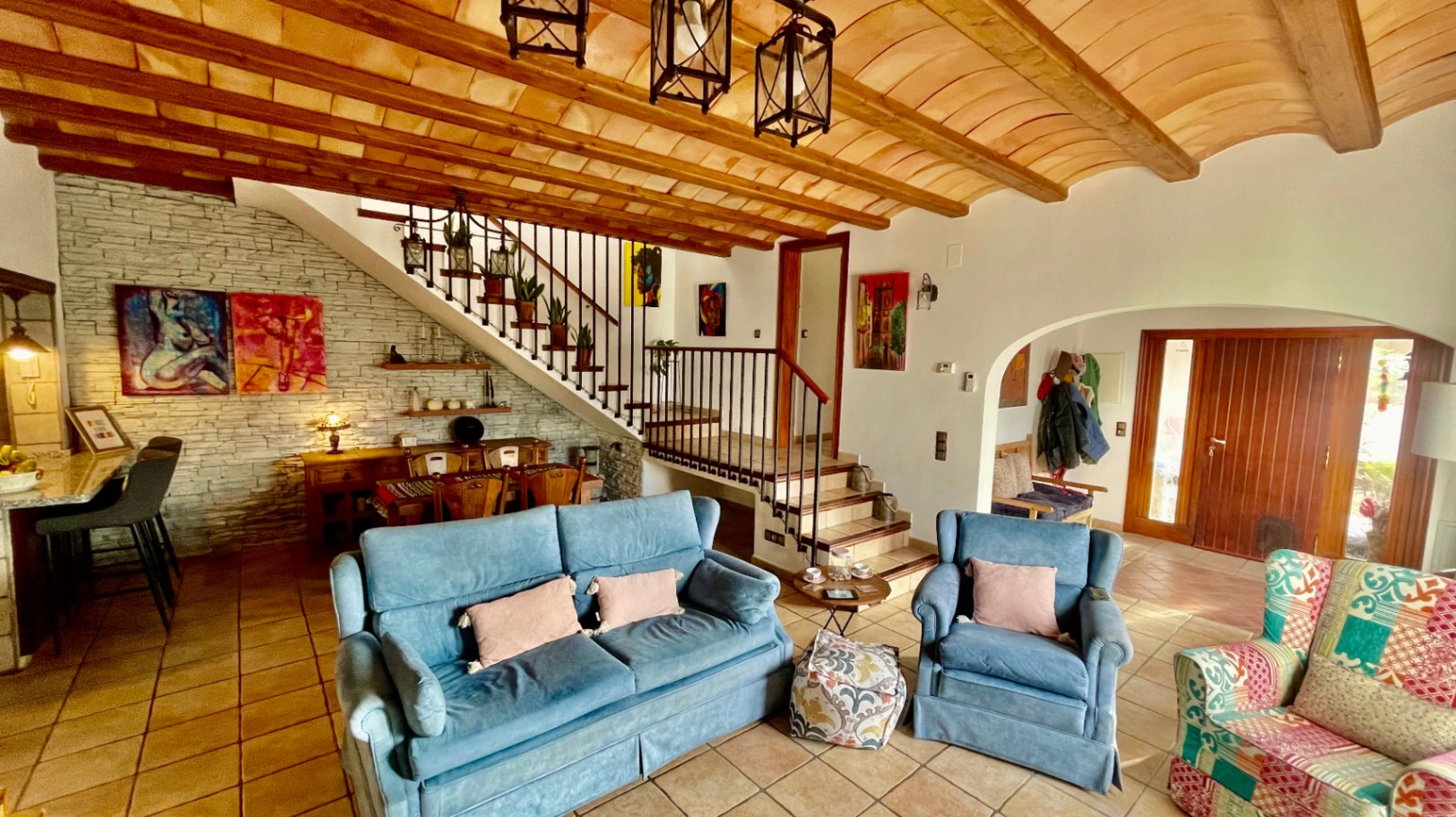 Villa en venta en Alcalali: Casa principal con 4 dormitorios, casita independiente con 2 dormitorios.