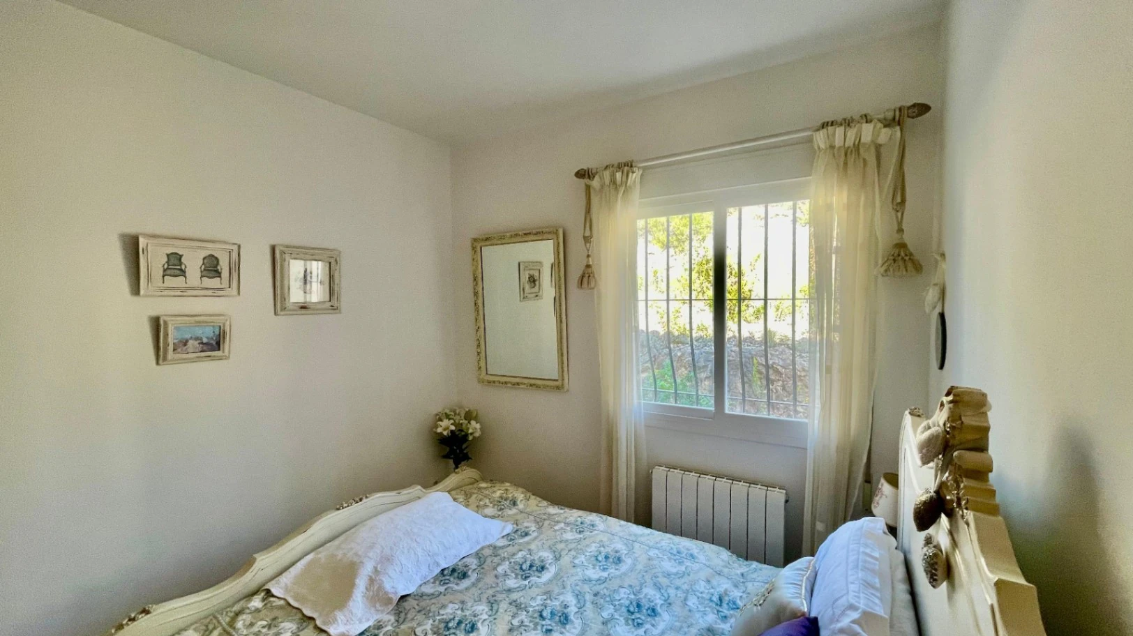 Villa en venta en Jalón: Espectaculares vistas al valle con orientación sur.