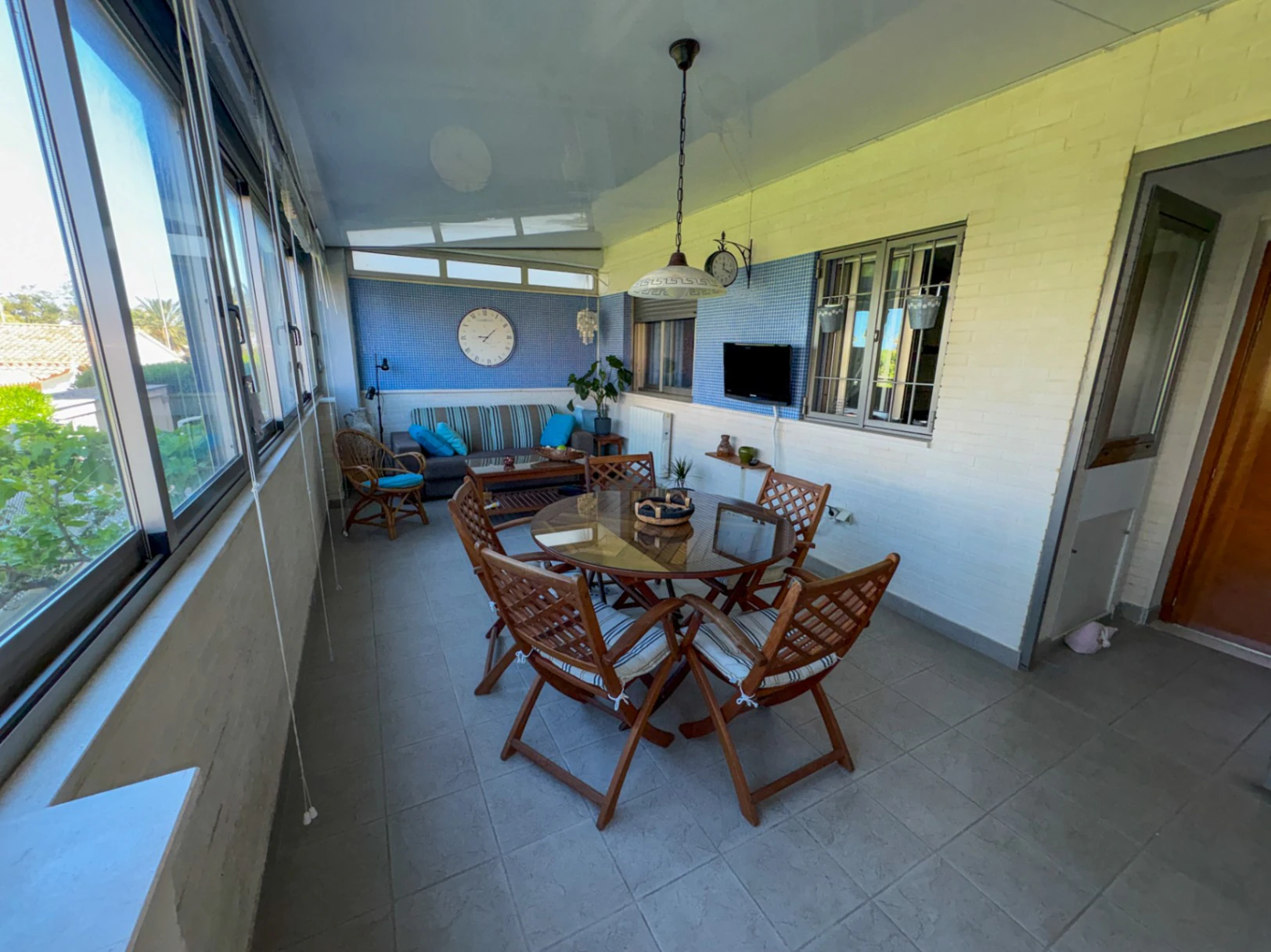 Your seaside retreat: Ground floor apartment just steps from the beach and the center of Dénia.