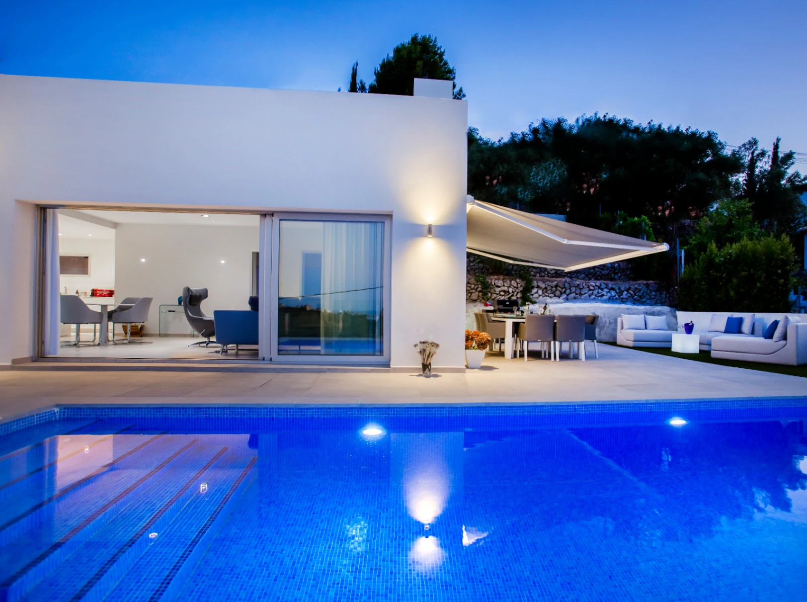 Villa zu verkaufen in Orba: Minimalistischer Luxus mit fantastischer Aussicht