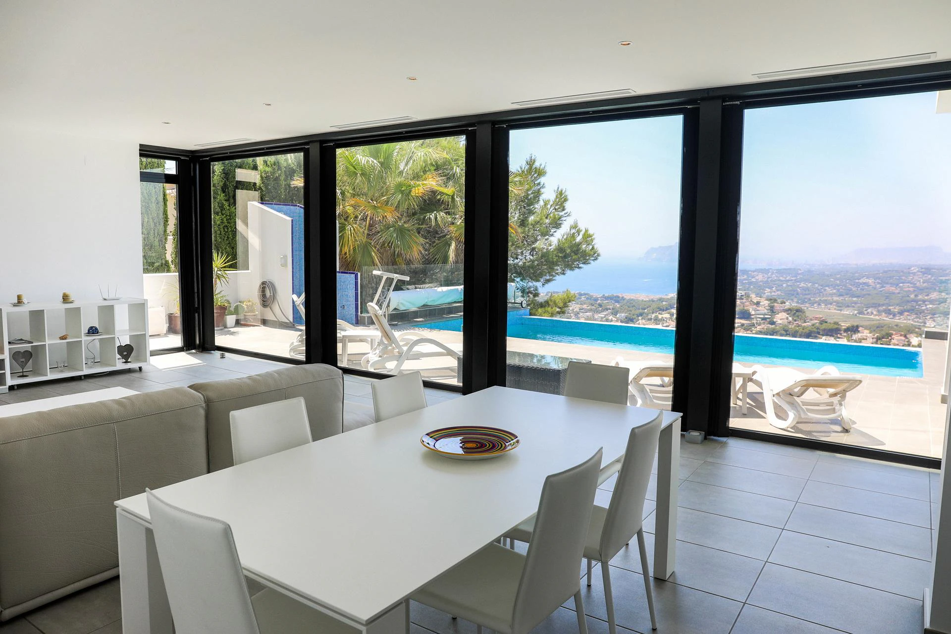 Cumbre del Sol – moderne Villa mit atemberaubendem Meerblick