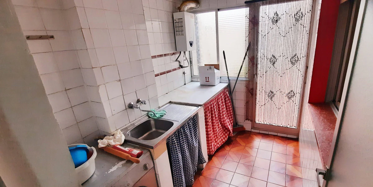 GROSSE WOHNUNG MIT 2 EINGÄNGEN IM STADTZENTRUM VON DÉNIA