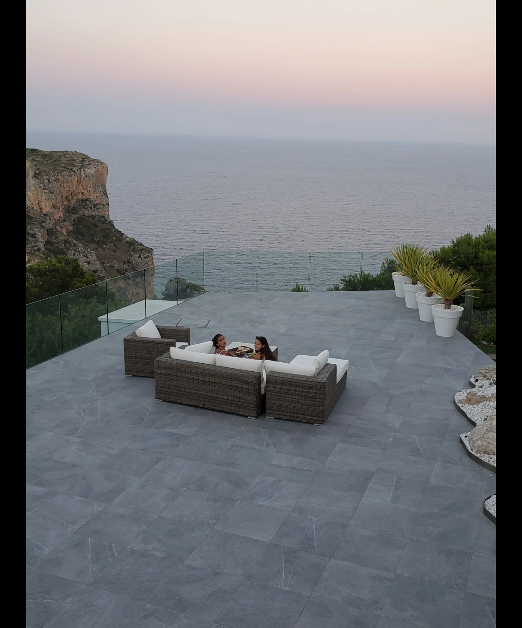Cumbre del Sol: renovierte Villa mit atemberaubendem Meerblick