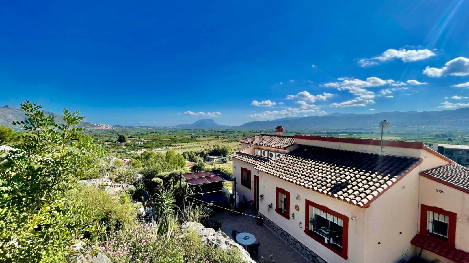 Villa te koop in Tormos: op het zuiden gelegen, panoramisch uitzicht