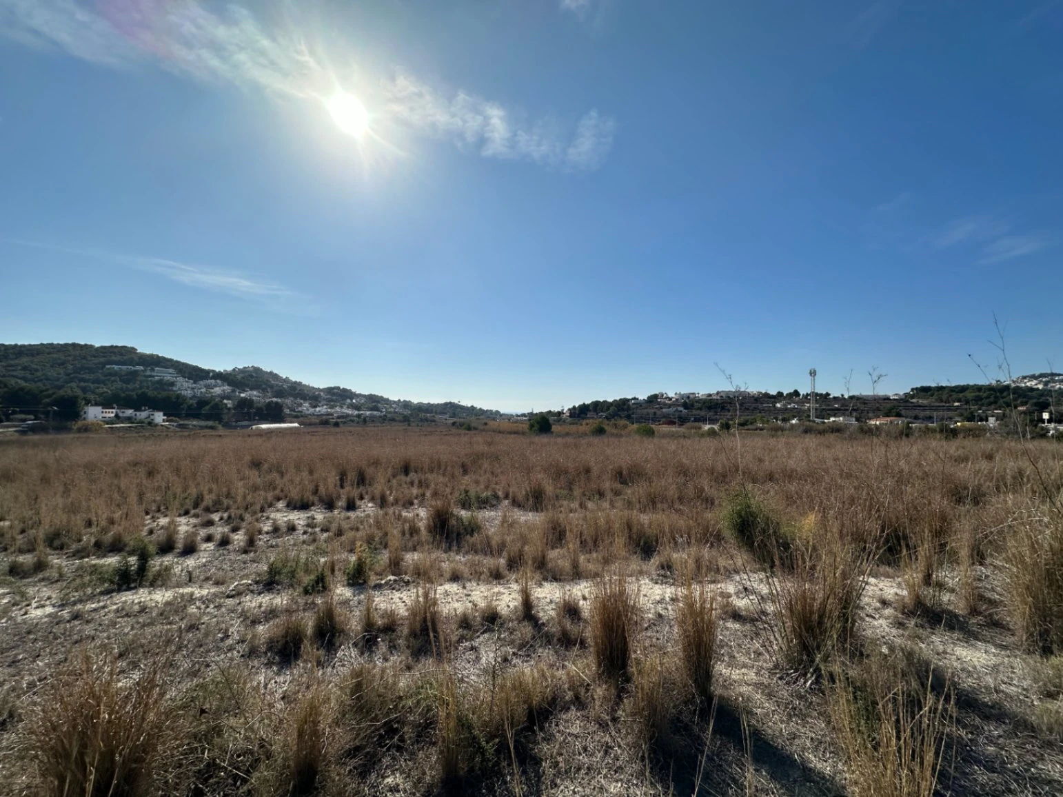 Massive rustic land with sea views in Moraira