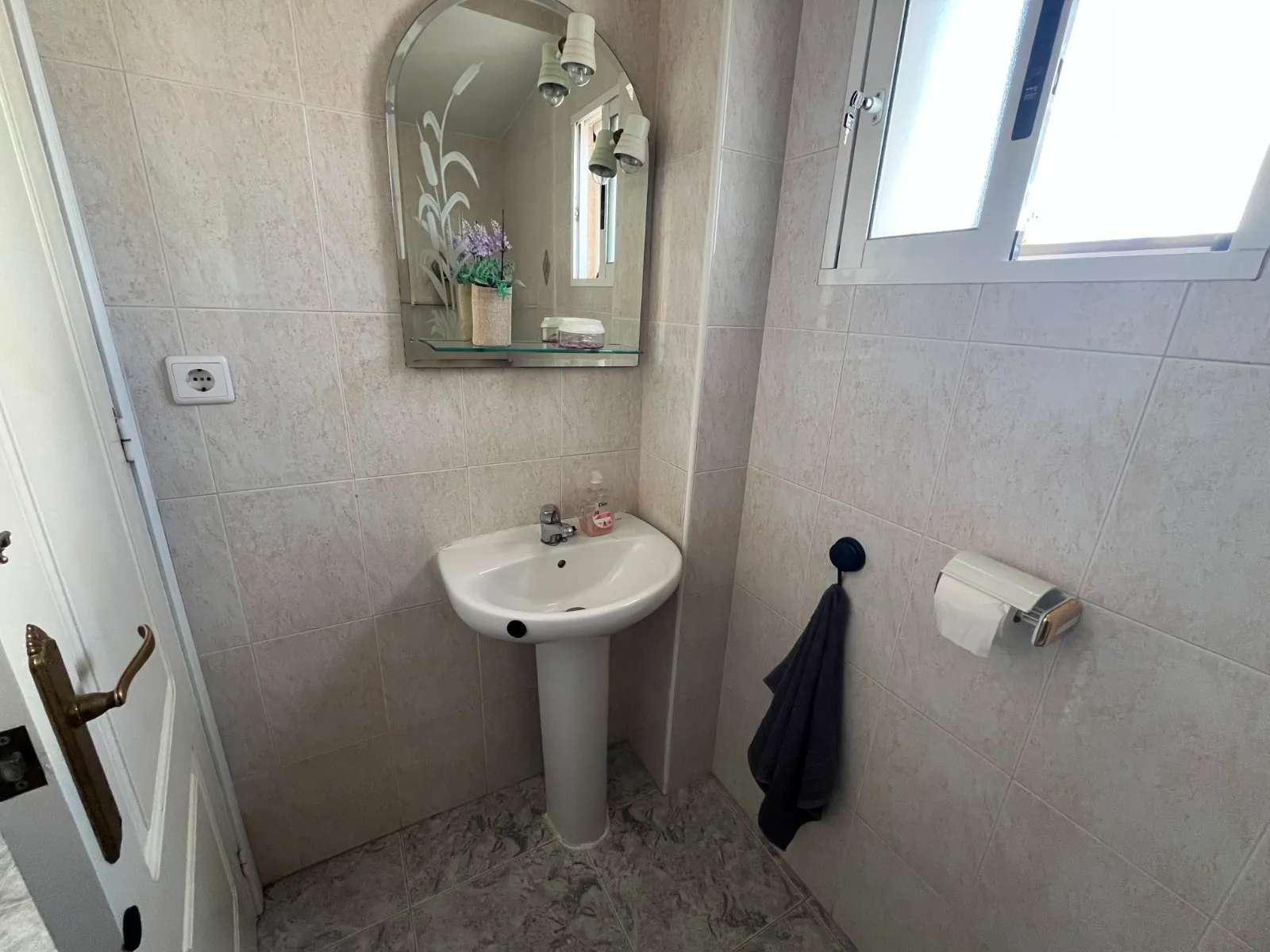 Villa for sale in Benijófar