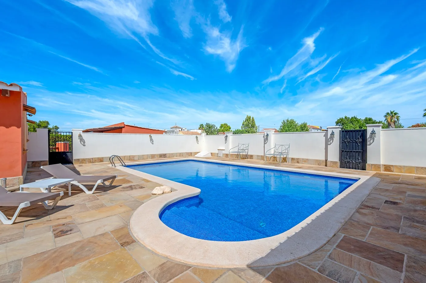 Country Estate for sale in Almoradí