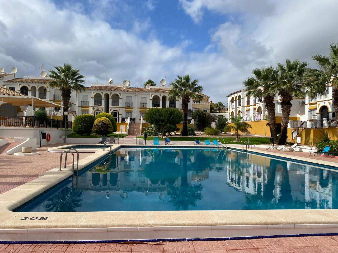 Apartment for rent in Villamartin