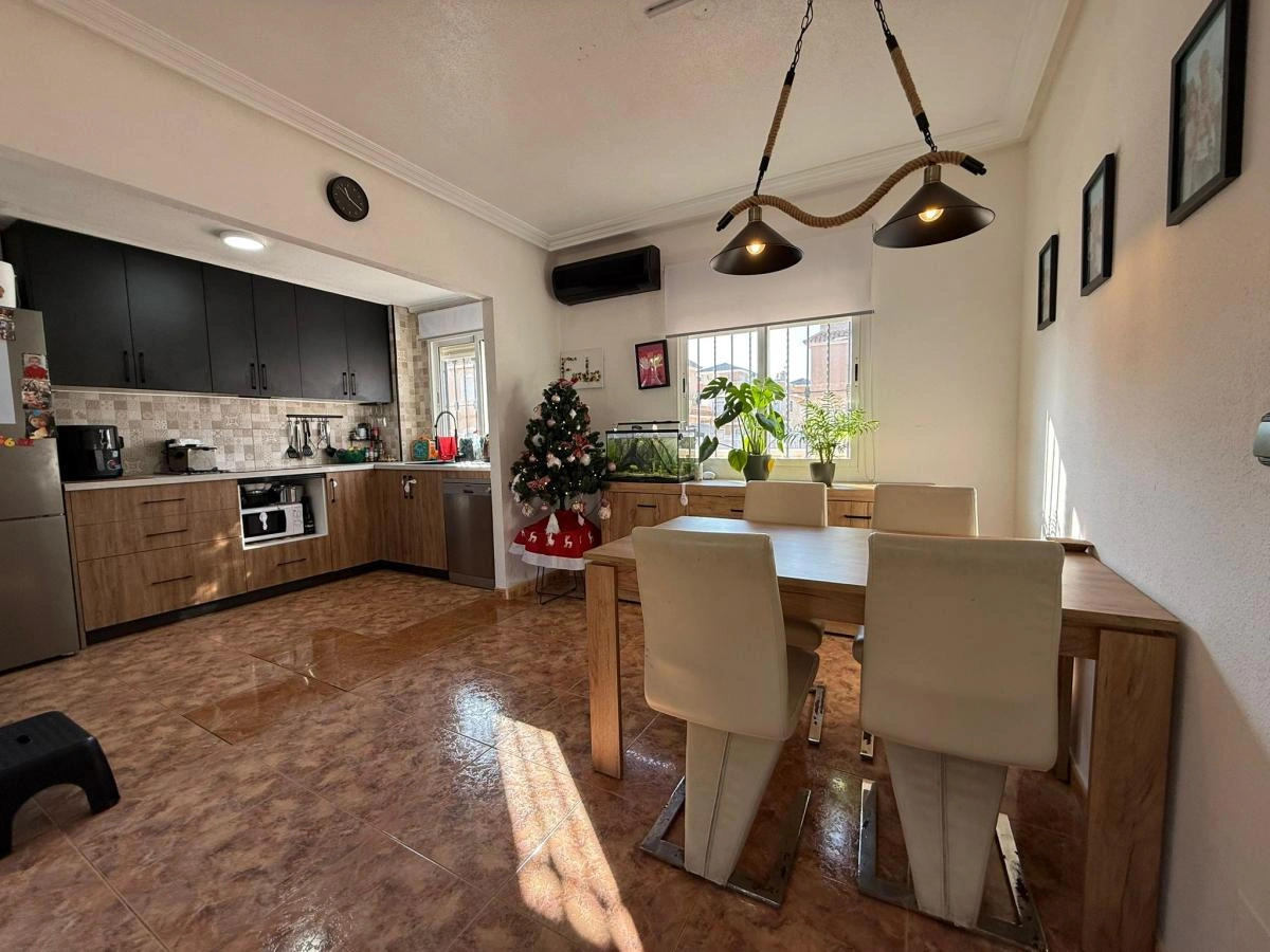 Semi-detached Villa à la vente à Torre De La Horadada