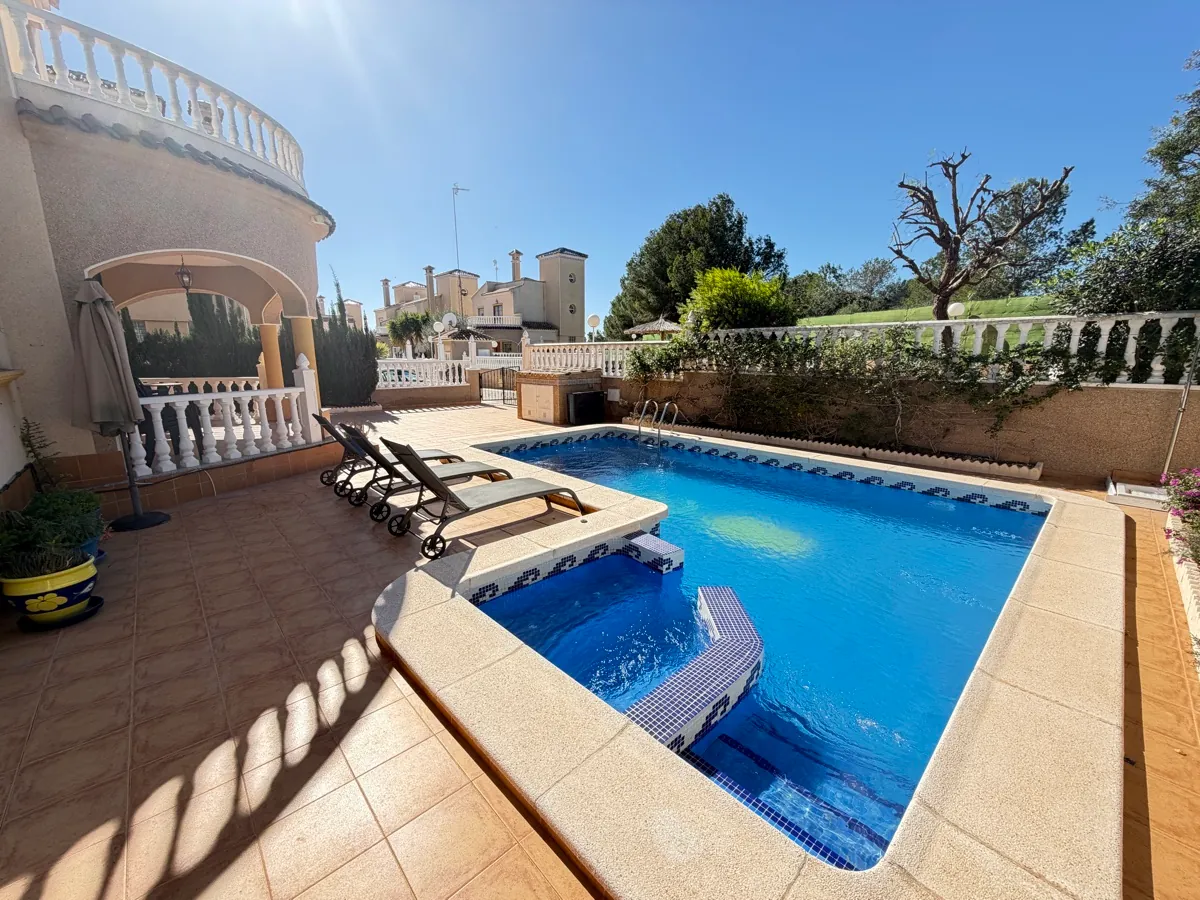 Chalet/Villa en venta en Villamartin
