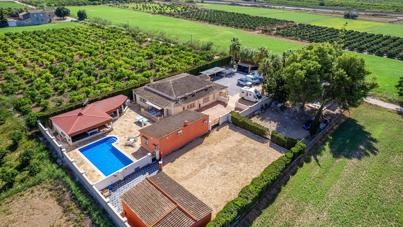 Country Estate for sale in Almoradí