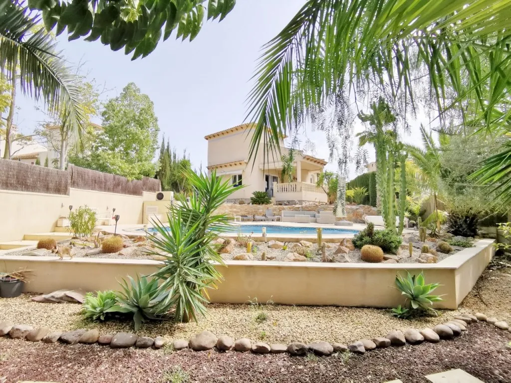 Villa for sale in Las Ramblas Golf Resort