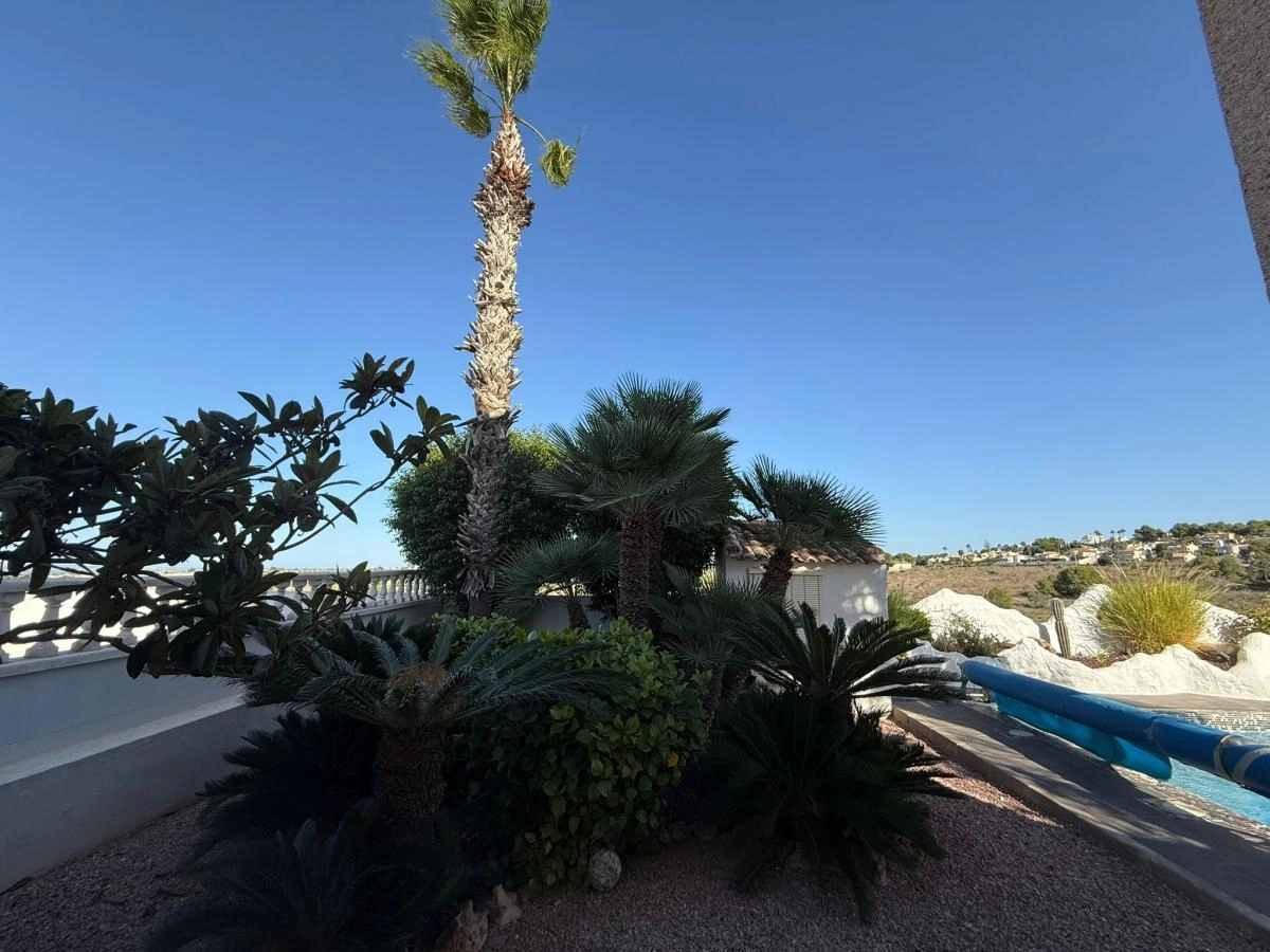Detached Villa for sale in San Miguel De Salinas