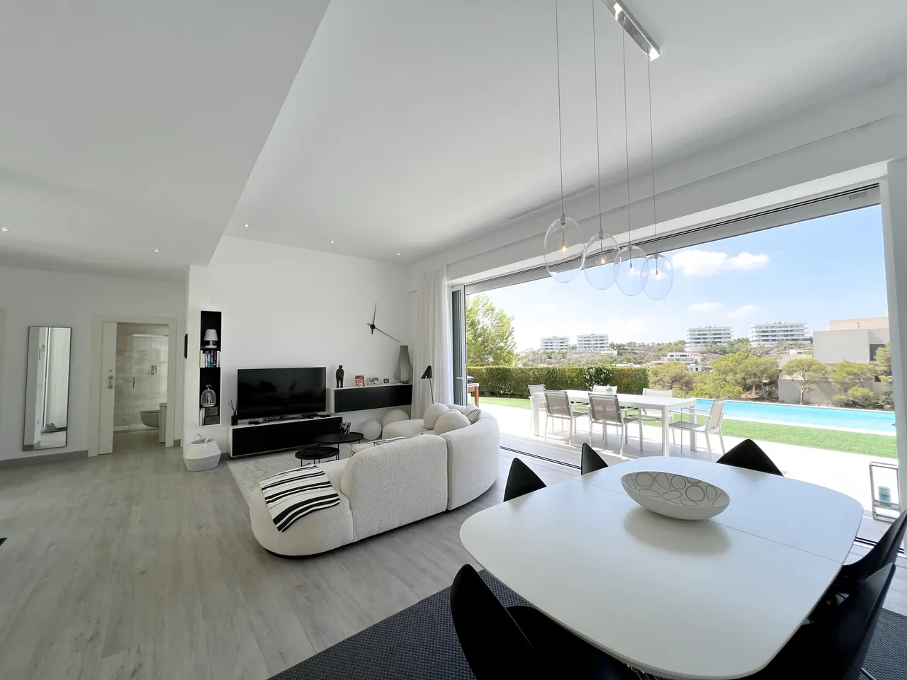 Villa te verkoop in Las Colinas Golf Resort