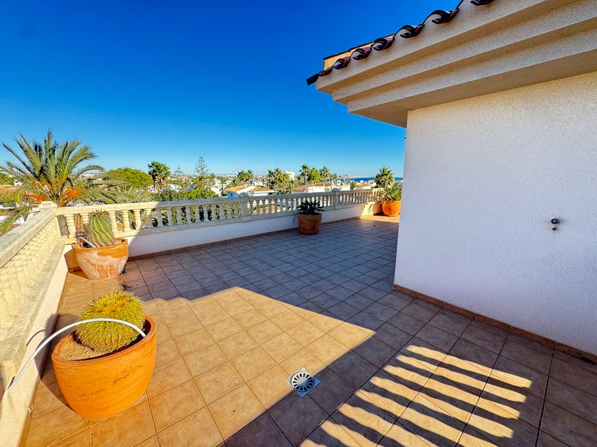 Villa zum verkauf in Cabo Roig