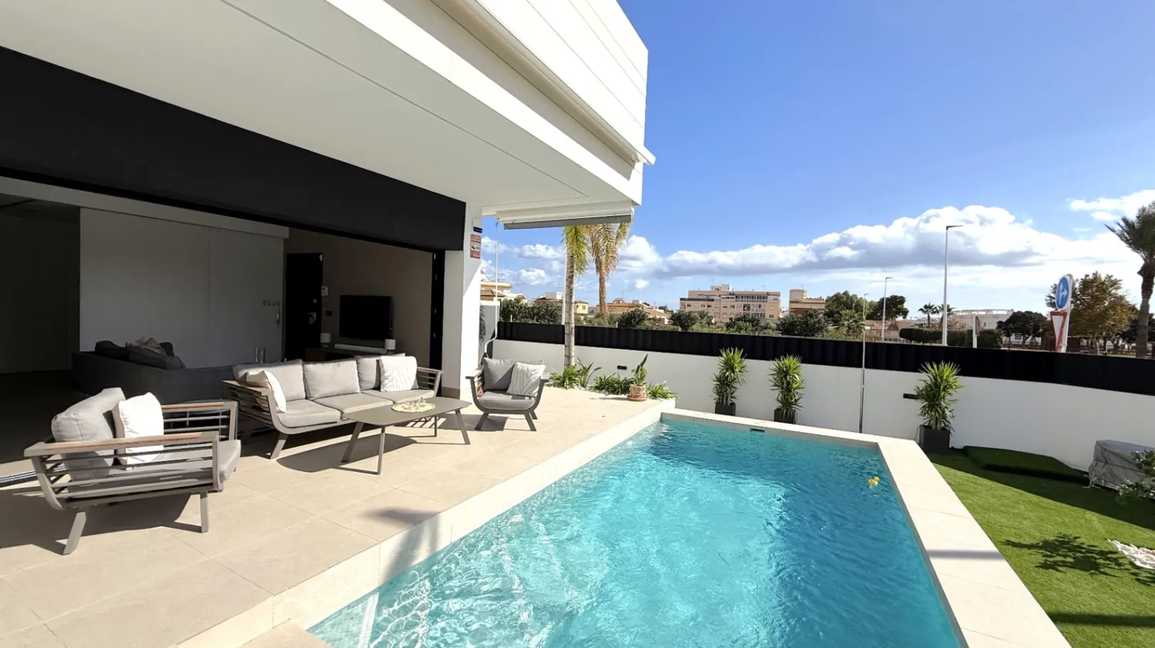 Bungalow for sale in Pilar De La Horadada