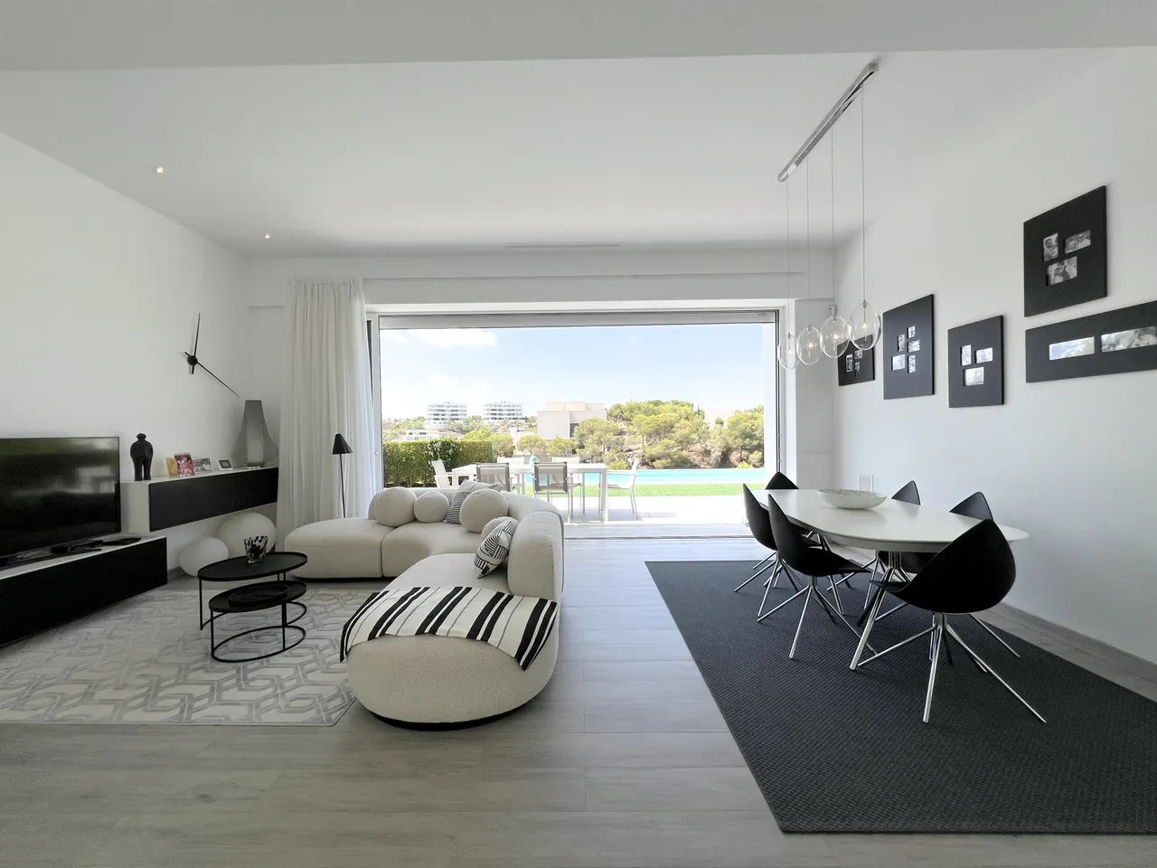 Villa te verkoop in Las Colinas Golf Resort