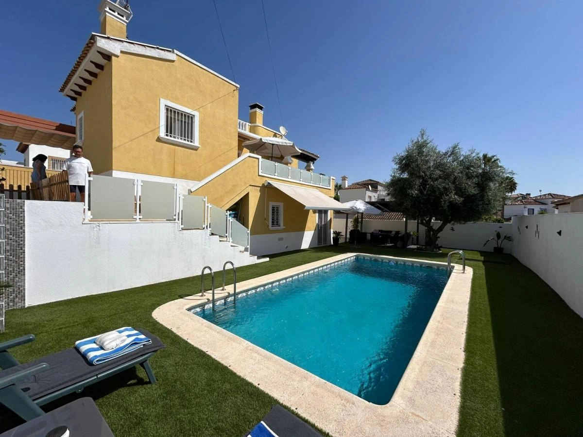 Detached Villa til salg i San Miguel De Salinas