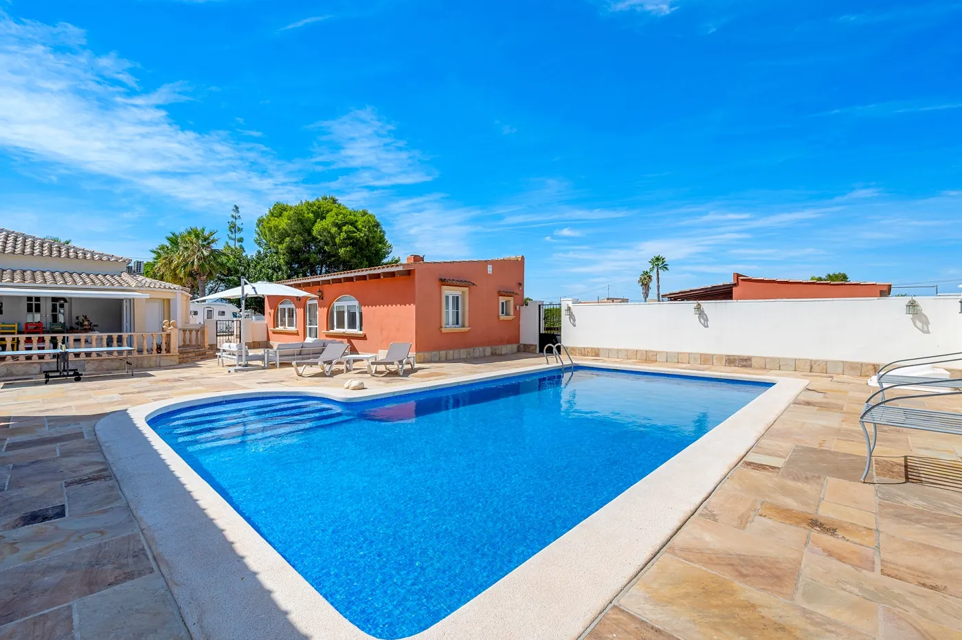 Country Estate for sale in Almoradí