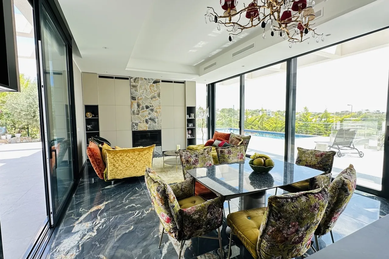 Villa zum verkauf in Las Colinas Golf Resort