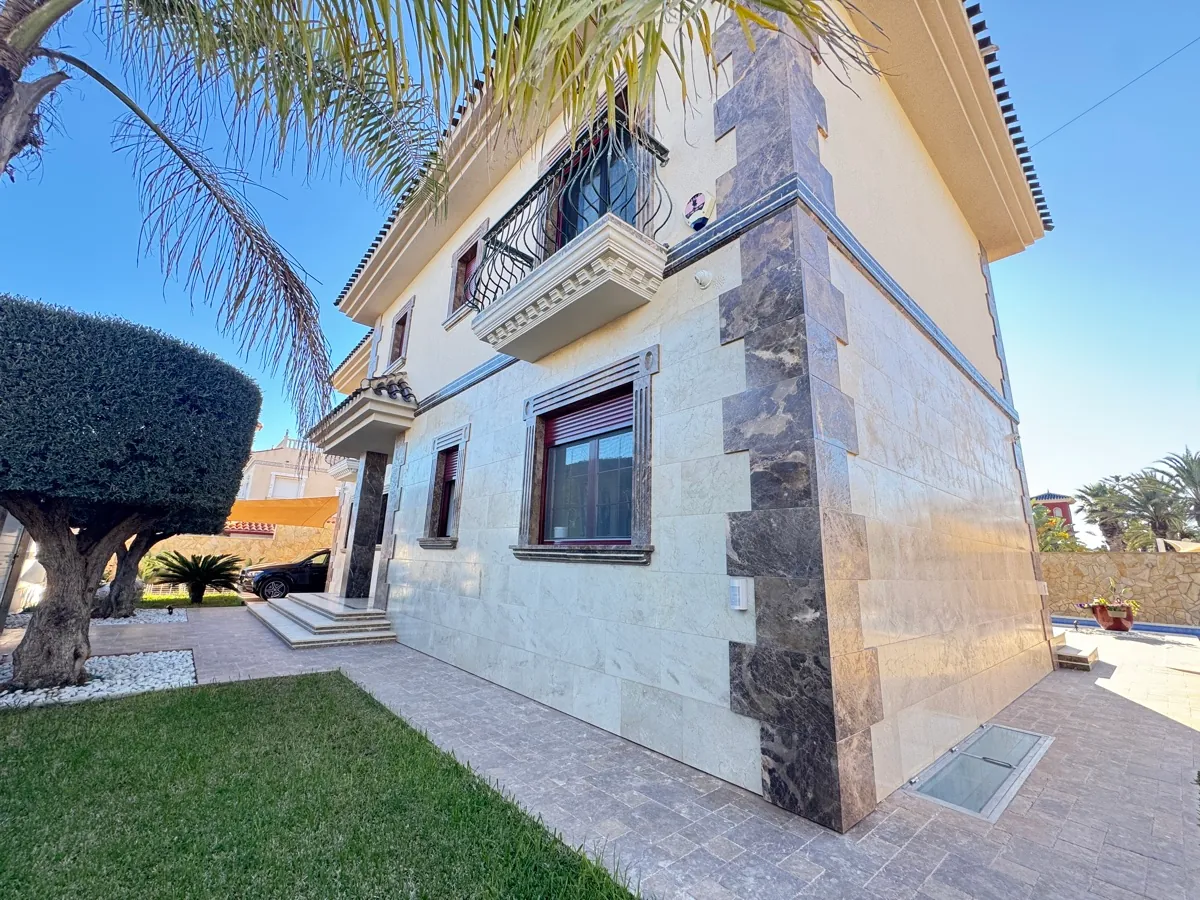 Villa zum verkauf in Cabo Roig