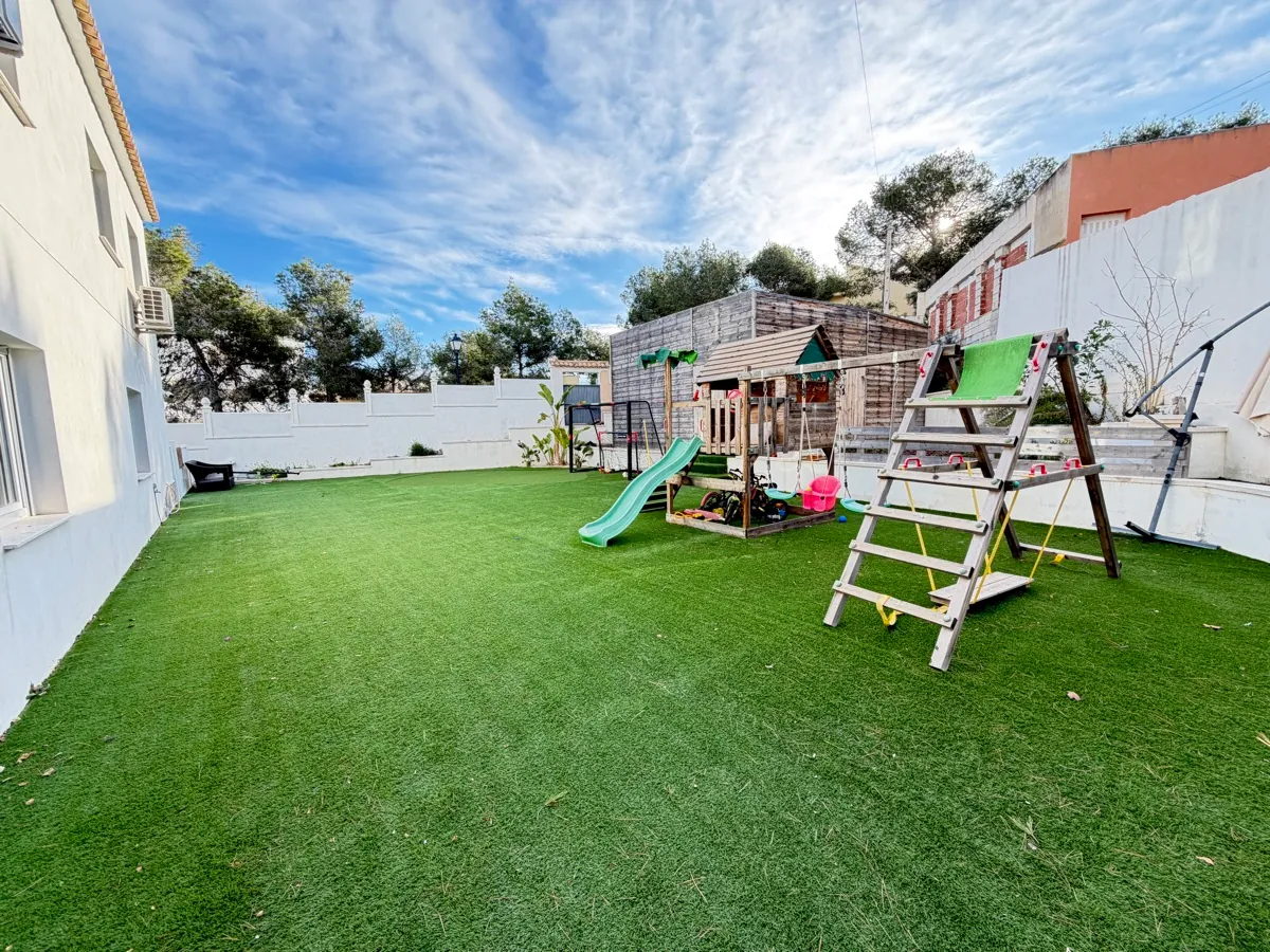 Villa en venta en Villamartin